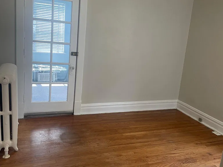 5244 Bancroft Ave #2 — Photo 8