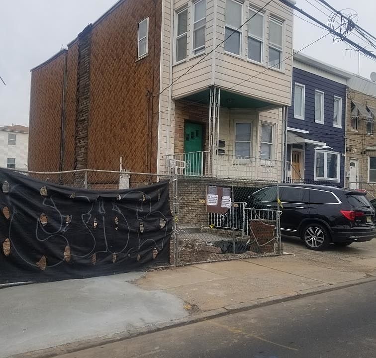 1st image of 30 Graham St