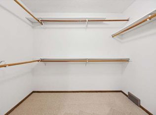 8751 Wood Cliff Cir S, Minneapolis, MN 55438