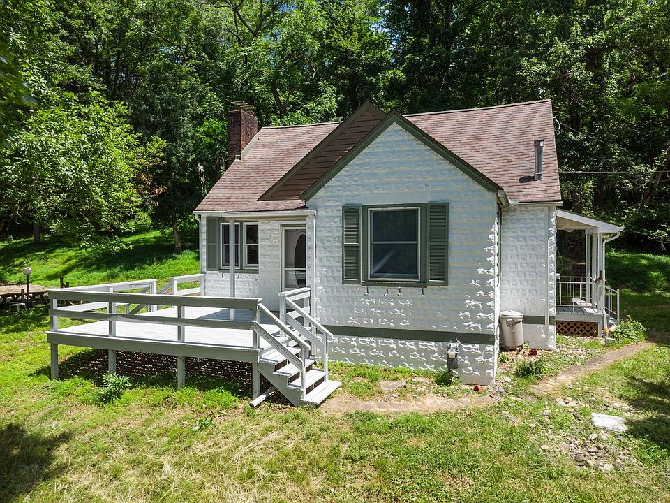 1st image of 383 Lakeview Dr