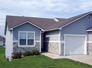 2025 Brook Ridge Ct, Tonganoxie, KS 66086