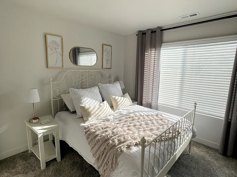 102 E Grant Ln #102 — Photo 7