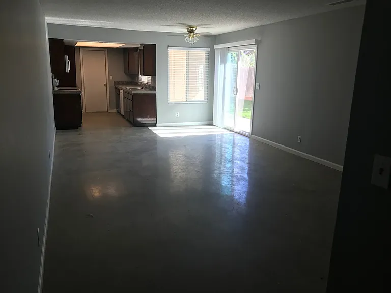 1331-1333 Frankfort Ct — Photo 2