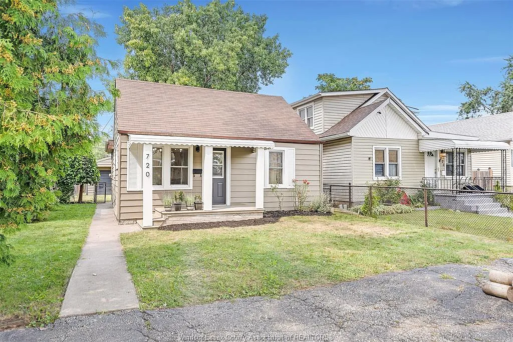 2 bed, $1,900 — Photo 1