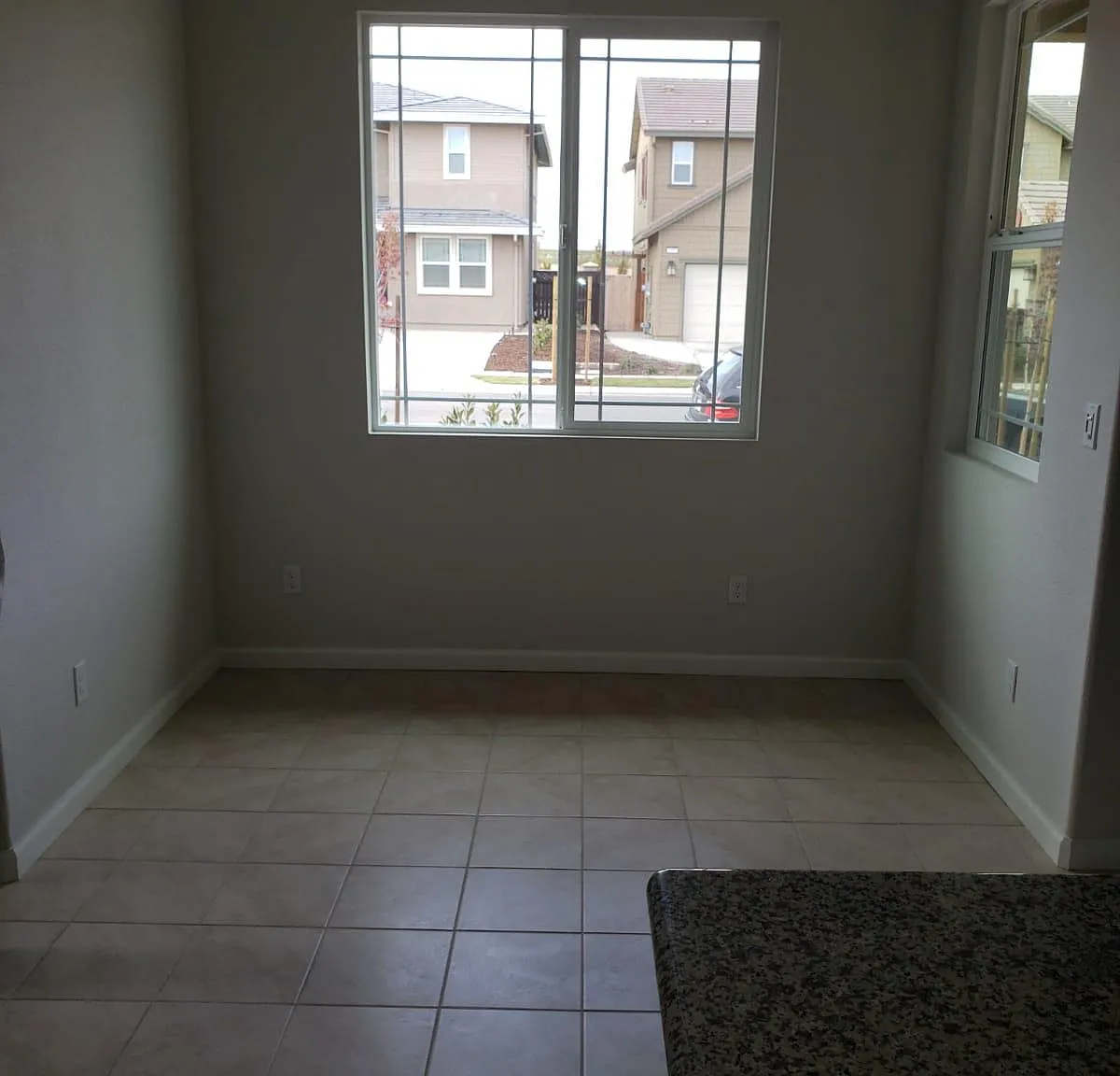 1416 Hart Ave — Photo 2