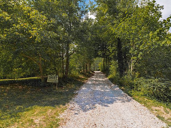3rd image of 3481 Normandy Rd