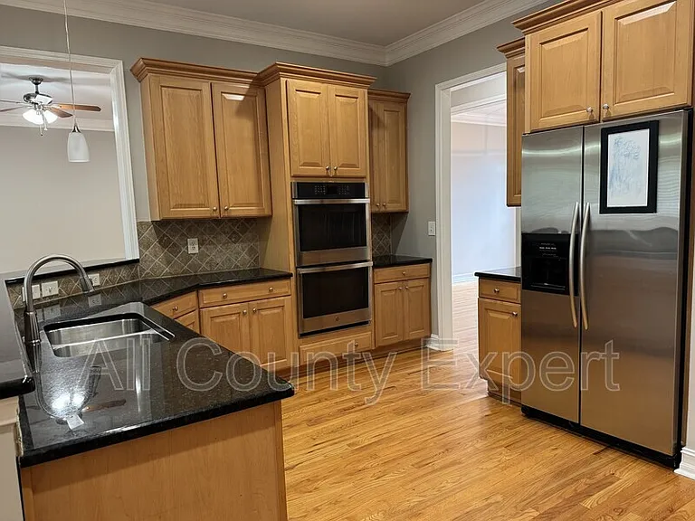 889 Lenox Ct NE — Photo 9