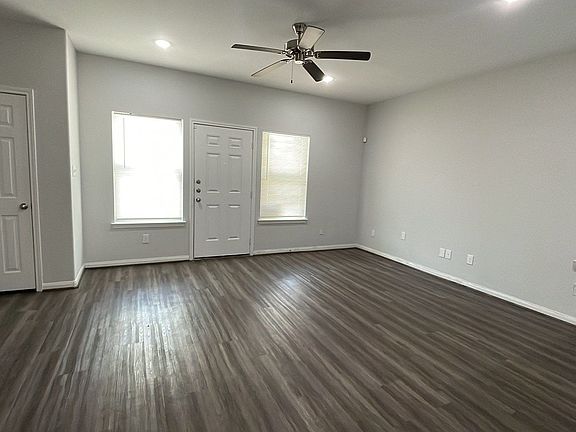 5th image of 4215 Davenport St #B