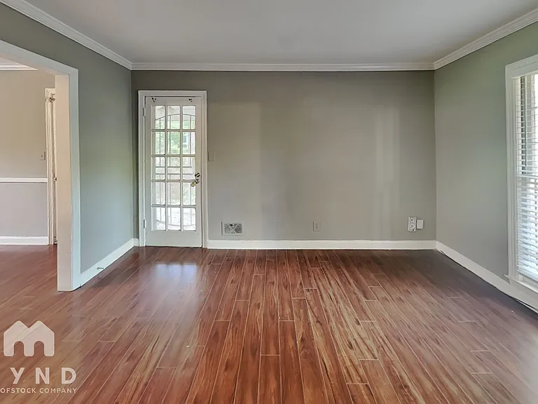 990 Lynhurst Dr SW — Photo 4