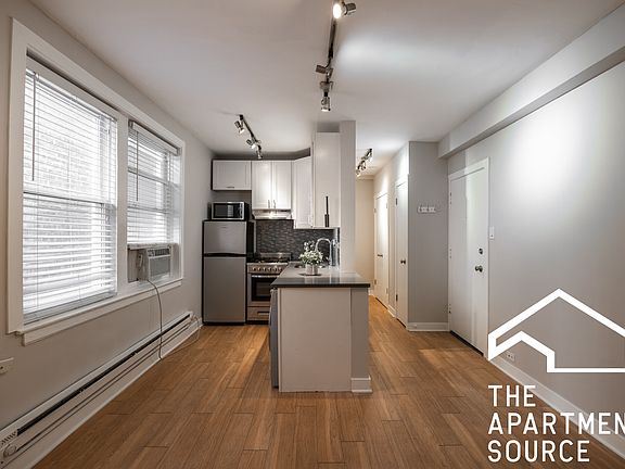 4th image of 512 W Belmont Ave #33