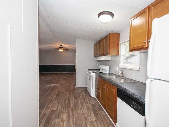 5th image of 230 Hillcrest Ave