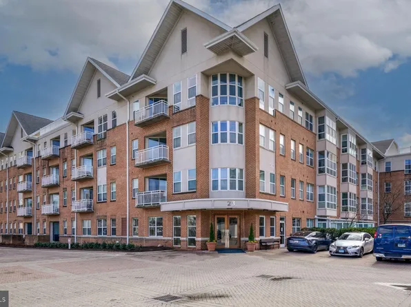 23 Pierside Dr Unit 417, Baltimore, MD 21230