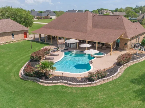 9015 Augusta St, Beach City, TX 77523