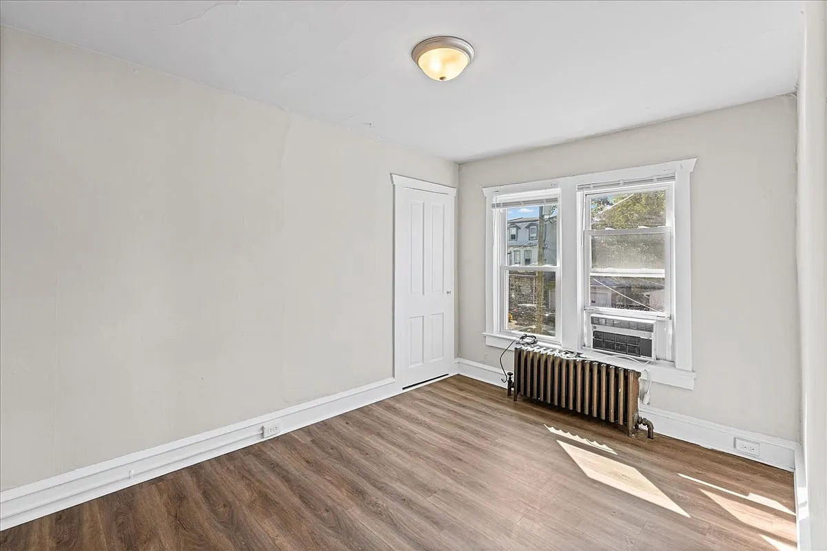 204 North Broadway - Unit B — Photo 4