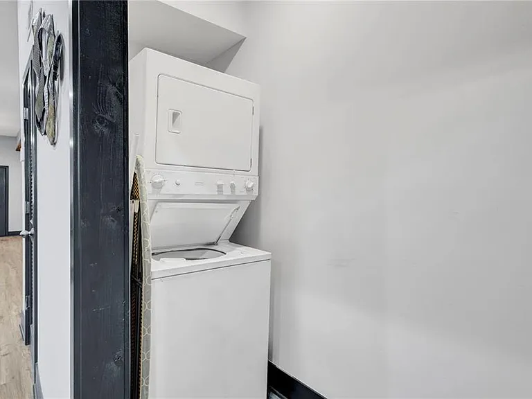 494 Rockwell St SW — Photo 12