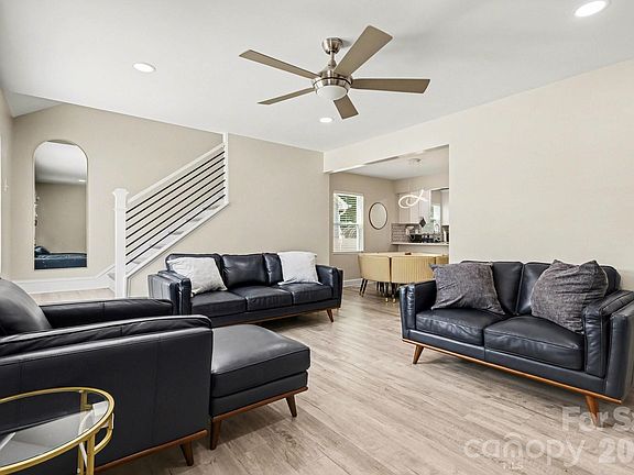 2nd image of 3816 Freedom Dr