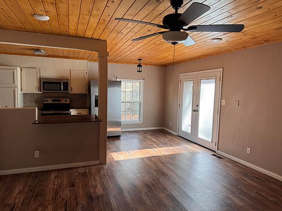 2nd image of 530 Stacey Dr