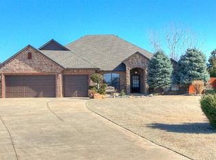 7962 Lindsay Ln, Edmond, OK 73025