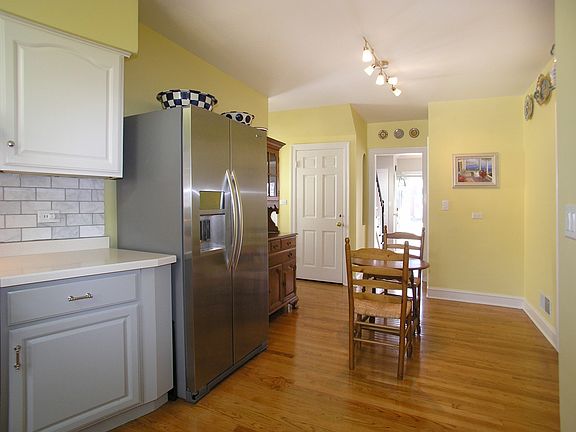 4th image of 714 N Stone Ave