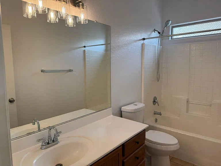 1682 E Fontana Dr — Photo 19