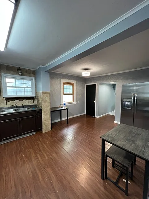 1112 East Colvin Street - Rm 1 — Photo 2