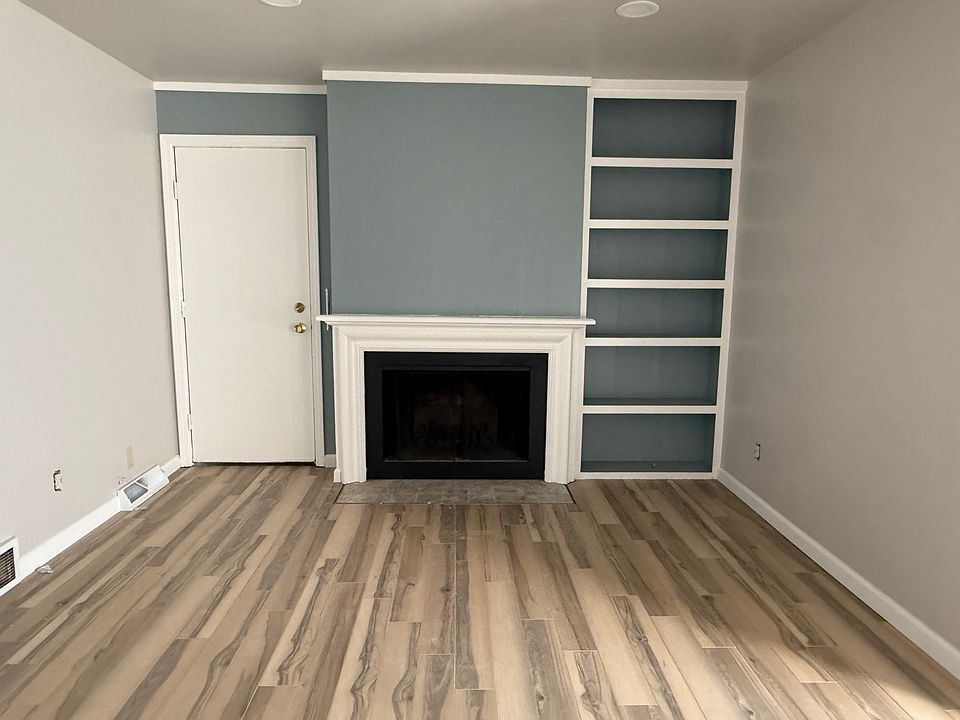 1st image of 4 Dunraven Ct