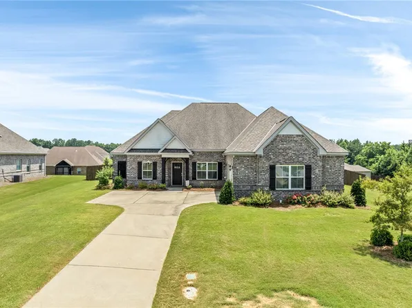 662 High Field Ct, Opelika, AL 36804