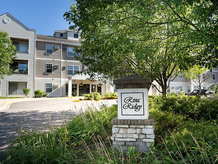 Riva Ridge Apartments — Photo 17