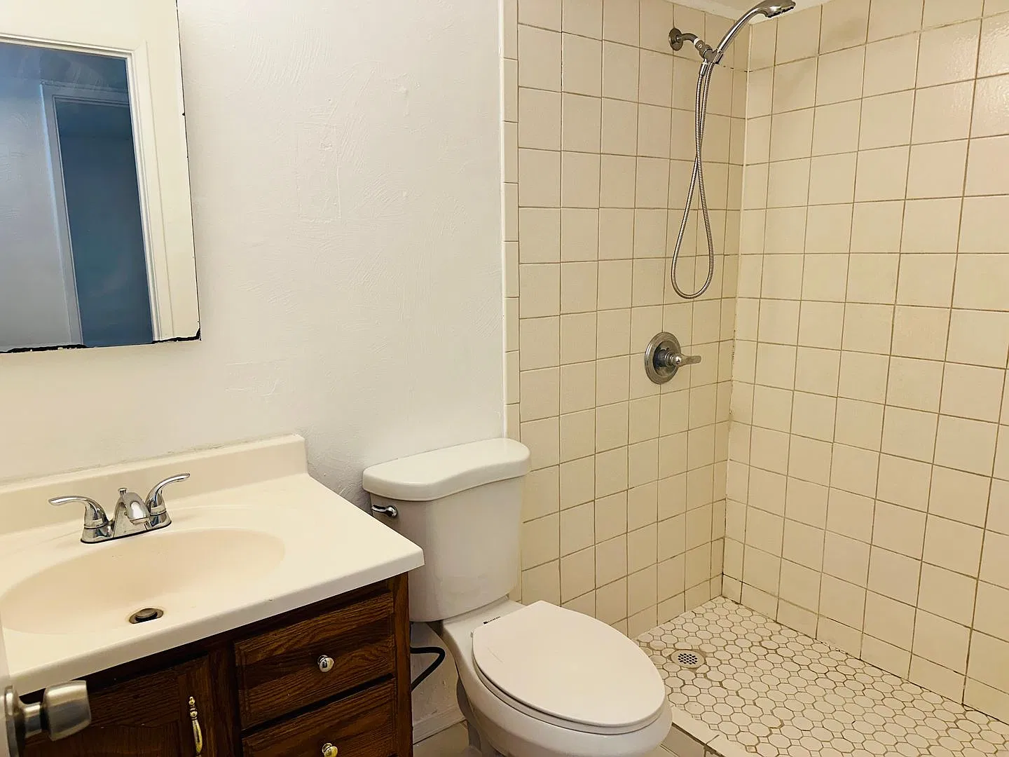 Fall Special! - Tucson Eastside - 3 Bedroom 1 Bath Home - Large Fenced Yard — Photo 4