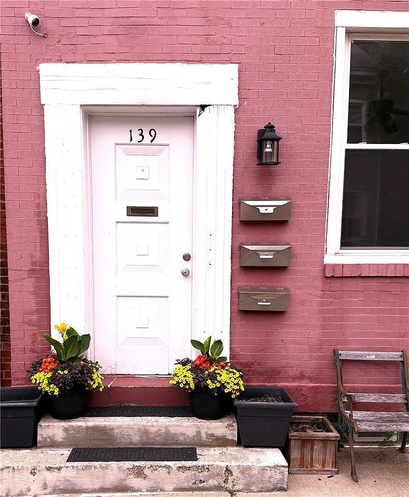 1 bed, 1100 sqft, $1,595 — Photo 2