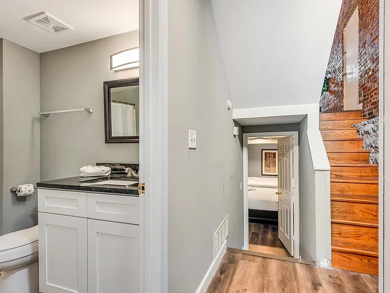 715 Barton St #715 — Photo 22