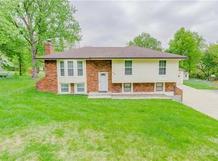 615 NE 113th St, Kansas City, MO 64155