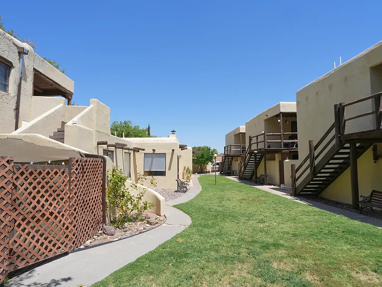 Branson Apartments — Photo 9