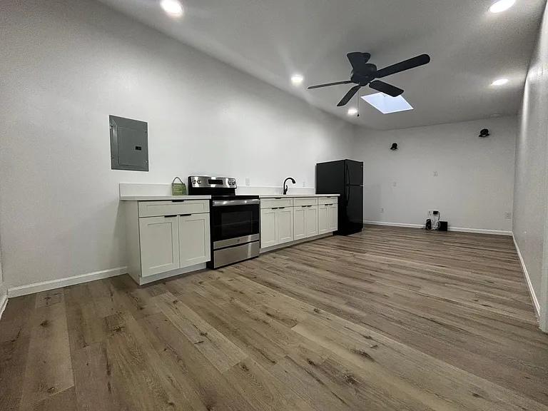 Full size Appliances