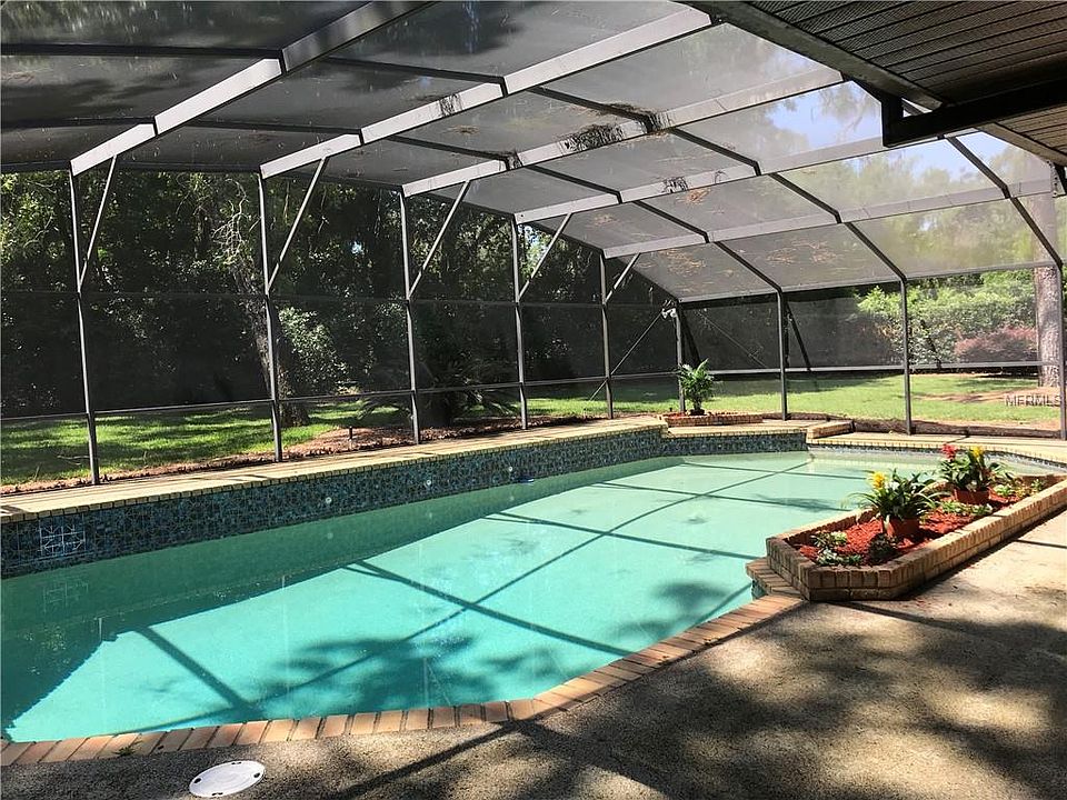 2nd image of 346 Woodstead Cir
