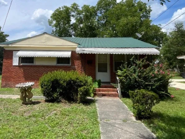 907 Strawberry St, Marion, SC 29571
