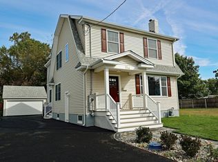 114 Kings College Pl, Stratford, CT 06615