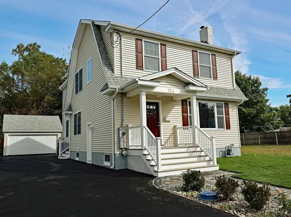 114 Kings College Place, Stratford, CT 06615