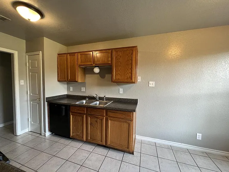 3607 Crescent Dr — Photo 13