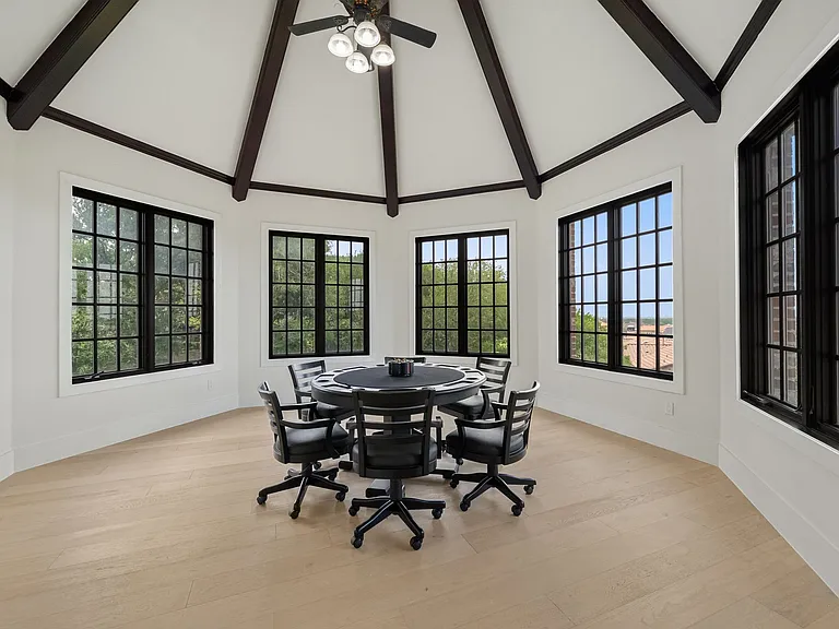 5345 Monterey Dr — Photo 18