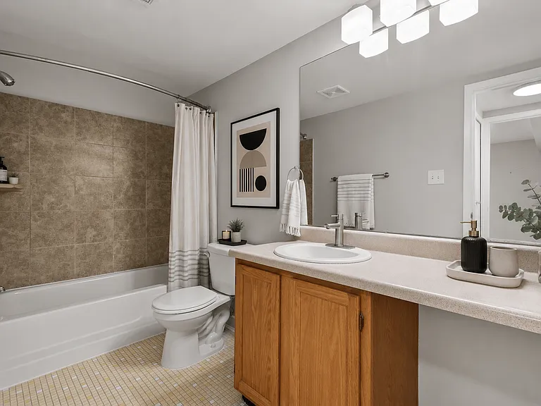 Sunnymede Apartments - Troy, MI — Photo 44