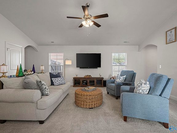 5th image of 179 Brooklawn Dr