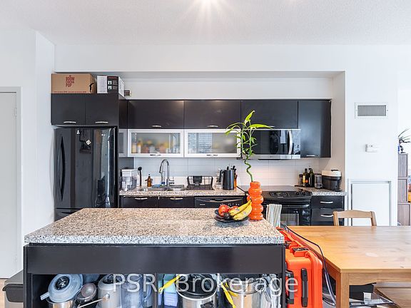 4th image of 126 Simcoe St #1803