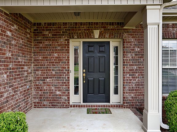 3rd image of 114 Huston Ct