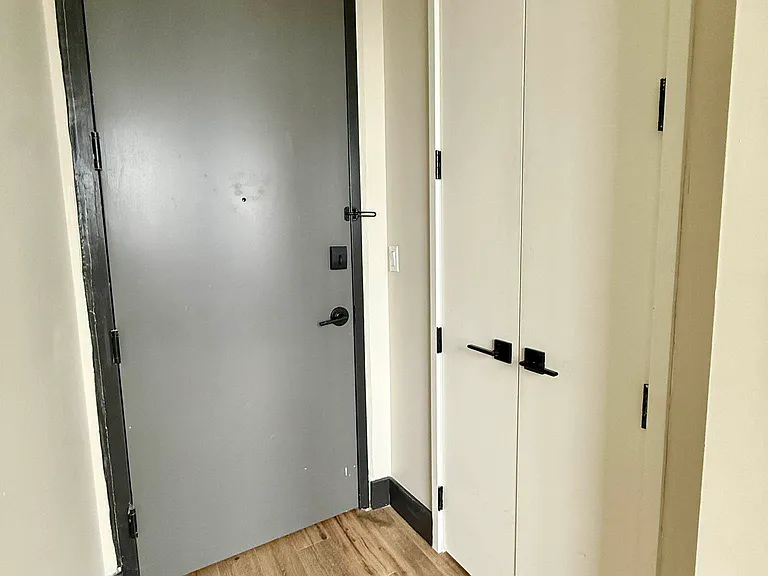 1667 Brooklyn Ave #5B — Photo 6