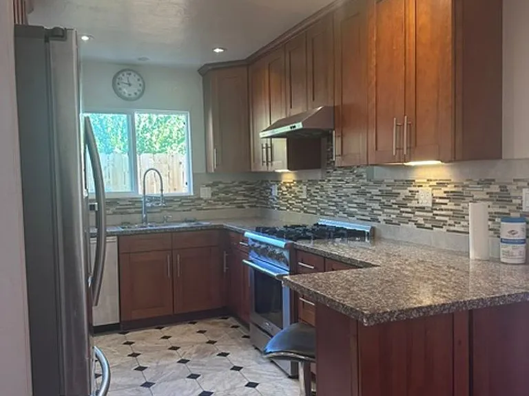 2340 Belmont Rd — Photo 8