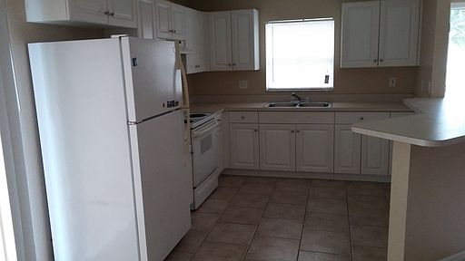 3rd image of 2834 6th Ave S