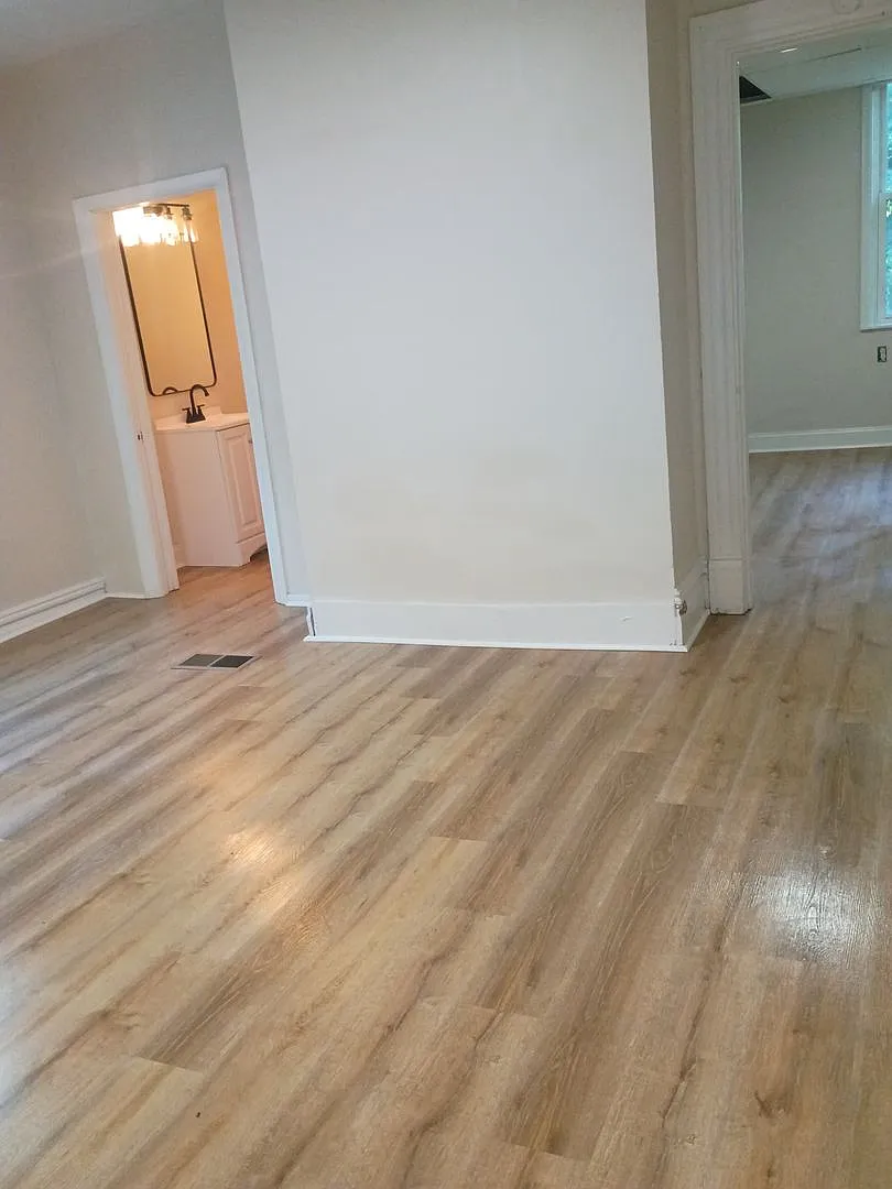 4 bed, 1.5 bath, 1404 sqft, $1,560 — Photo 3