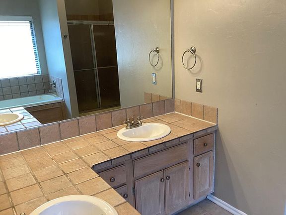 3rd image of 17353 Zinc Dr