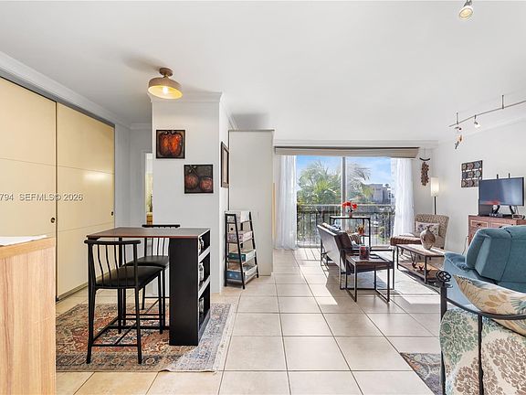 2nd image of 800 West Ave APT 532